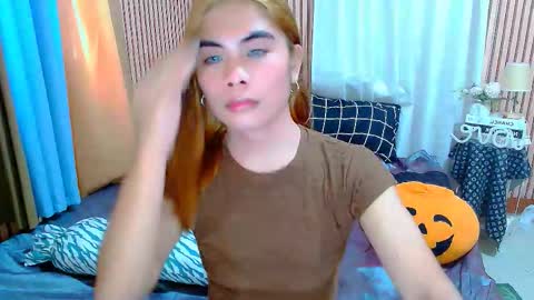 Snapshot of mikhayla_and_zeus_room chatting on 2, 10, 2025 Mikhayla and Zeus online show from 2, 10, 2025