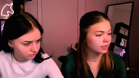 Snapshot of miki_ti chatting on 24, 10, 2025 miki_ti online show from 24, 10, 2025