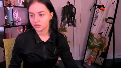 Snapshot of miki_ti chatting on 1, 11, 2025 miki_ti online show from 1, 11, 2025