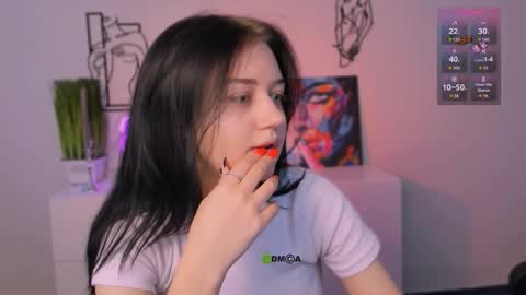 Snapshot of miki_ti chatting on 8, 11, 2025 miki_ti online show from 8, 11, 2025