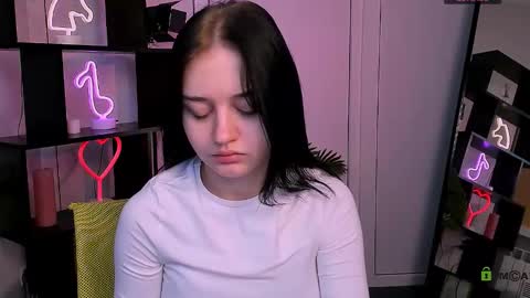 Snapshot of miki_ti chatting on 9, 11, 2025 miki_ti online show from 9, 11, 2025