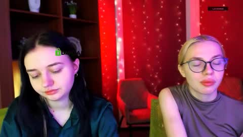 Snapshot of miki_ti chatting on 5, 12, 2025 miki_ti online show from 5, 12, 2025