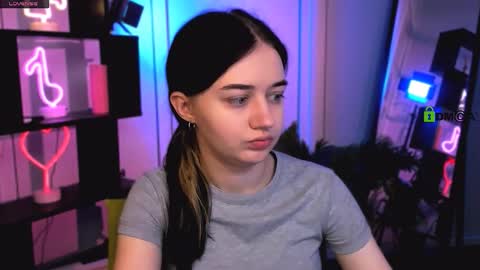 Snapshot of miki_ti chatting on 16, 12, 2025 miki_ti online show from 16, 12, 2025