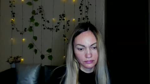 Snapshot of mikkey_mouse8 chatting on 20, 12, 2025 Adalina online show from 20, 12, 2025