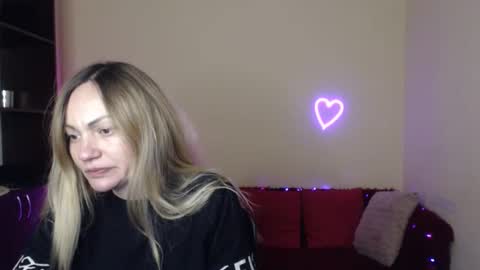 Snapshot of mikkey_mouse8 chatting on 18, 1, 2026 Adalina online show from 18, 1, 2026