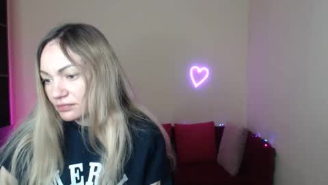 Snapshot of mikkey_mouse8 chatting on 3, 2, 2026 Adalina online show from 3, 2, 2026