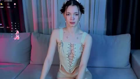 Snapshot of mil_kiss chatting on 16, 12, 2025 Milkiss online show from 16, 12, 2025