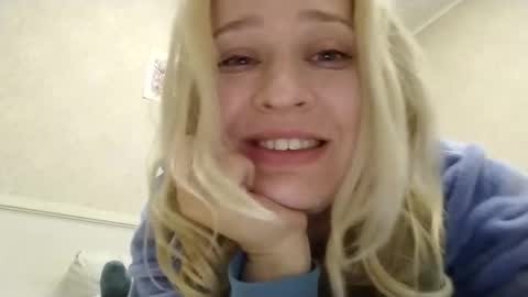 Snapshot of mila_420 chatting on 17, 4, 2026 Mila 420 online show from 17, 4, 2026