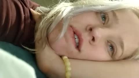 Snapshot of mila_420 chatting on 21, 4, 2026 Mila 420 online show from 21, 4, 2026