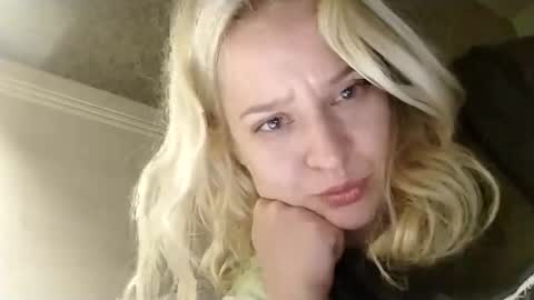 Snapshot of mila_420 chatting on 14, 5, 2026 Mila 420 online show from 14, 5, 2026