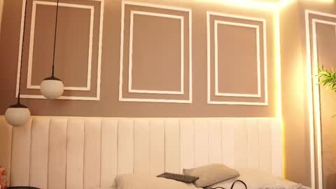 Mila and Nia  online show from 1, 11, 2025