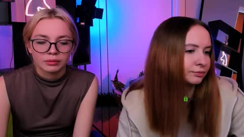 mila_glow online show from 18, 11, 2025