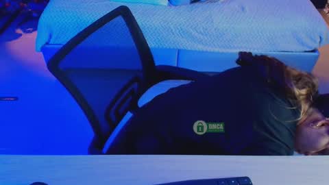 Milena  online show from 27, 11, 2025