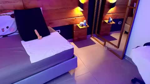 Snapshot of mila_kiitty chatting on 4, 7, 2026 Milena online show from 4, 7, 2026