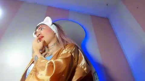 Mila online show from 27, 2, 2026