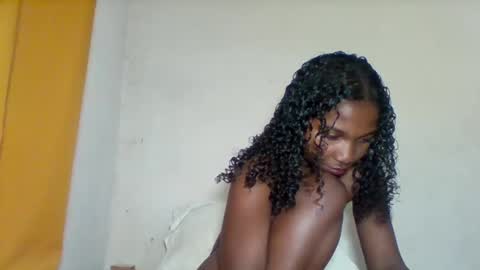 mila_lunah online show from 4, 4, 2026