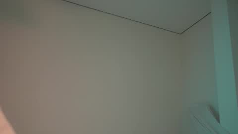 mila may  online show from 28, 9, 2025