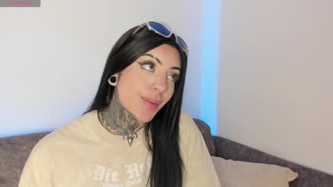 Snapshot of mila_monty__ chatting on 1, 2, 2025     online show from 1, 2, 2025