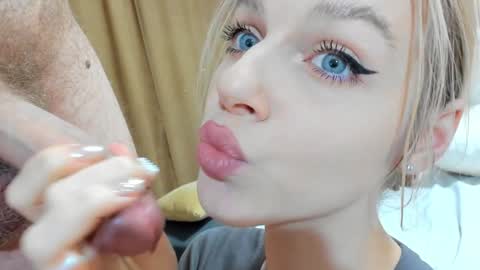 Snapshot of mila_polly_and_forester chatting on 29, 12, 2024 Julia and Edson online show from 29, 12, 2024