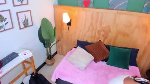 Mila and samy online show from 1, 10, 2025