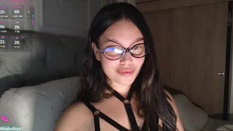 Snapshot of milabritton1 chatting on 22, 11, 2025 Vale online show from 22, 11, 2025