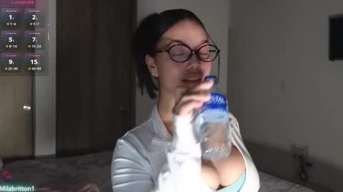 Snapshot of milabritton1 chatting on 27, 11, 2025 Vale online show from 27, 11, 2025