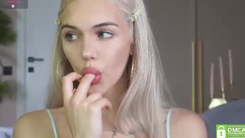 Snapshot of milabunny_ chatting on 12, 6, 2026 Mila and u can call me sweet bunny online show from 12, 6, 2026