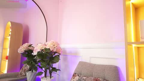 milacrave online show from 7, 2, 2026