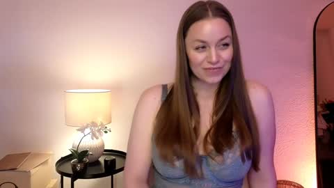 Mila Fleur online show from 16, 1, 2025