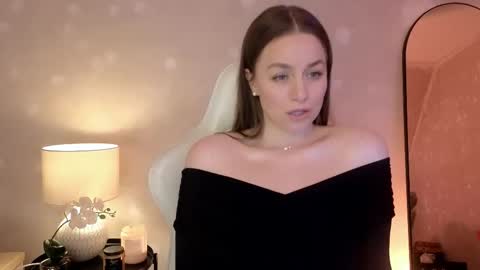 Mila Fleur online show from 28, 9, 2025