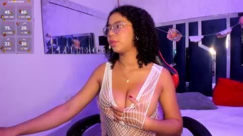 Snapshot of milahall__ chatting on 28, 9, 2025 Milenna online show from 28, 9, 2025