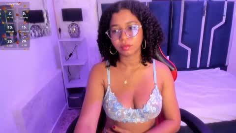 Snapshot of milahall__ chatting on 5, 10, 2025 Milenna online show from 5, 10, 2025