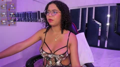 Snapshot of milahall__ chatting on 10, 10, 2025 Milenna online show from 10, 10, 2025