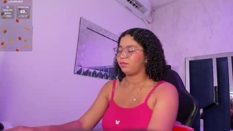 Snapshot of milahall__ chatting on 13, 10, 2025 Milenna online show from 13, 10, 2025