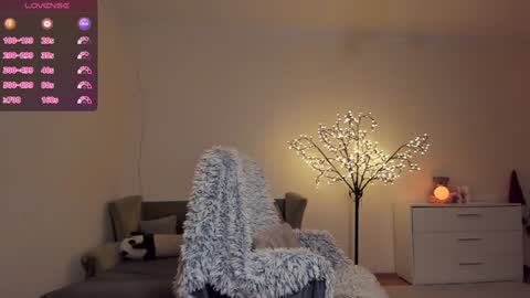 Snapshot of milamurrr_ chatting on 13, 12, 2024 Milana online show from 13, 12, 2024