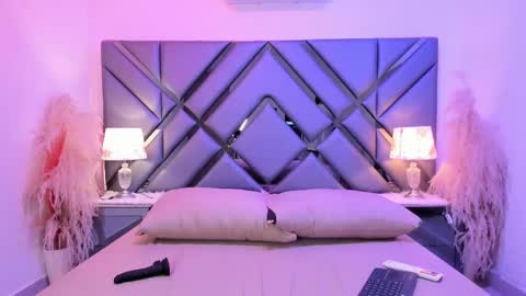 milan_lewiss online show from 2, 3, 2026