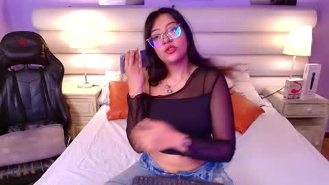 milan_sweetie online show from 11, 4, 2026