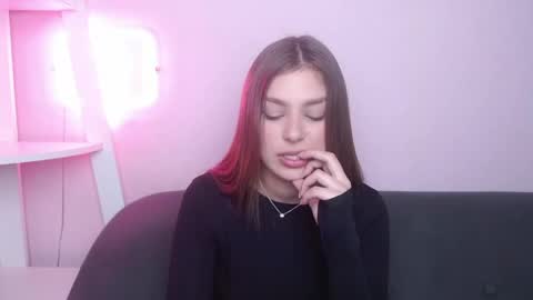 milanaangelas online show from 12, 4, 2026