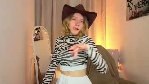 Snapshot of milanarayy chatting on 4, 7, 2026 Milaray online show from 4, 7, 2026