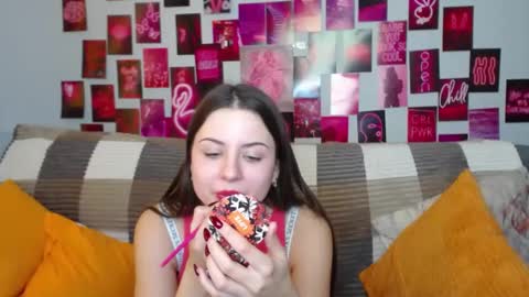 milanaroz online show from 7, 2, 2025