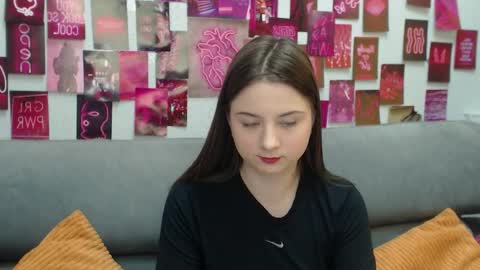 milanaroz online show from 9, 4, 2026