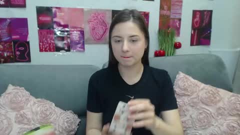 Snapshot of milanaroz chatting on 26, 4, 2026 milanaroz online show from 26, 4, 2026