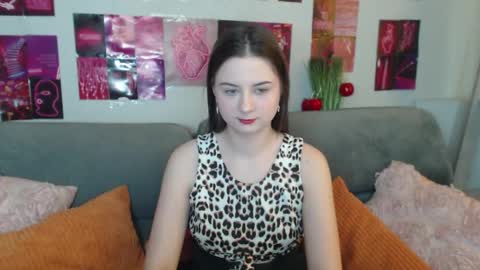 Snapshot of milanaroz chatting on 3, 5, 2026 milanaroz online show from 3, 5, 2026