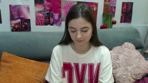 Snapshot of milanaroz chatting on 22, 5, 2026 milanaroz online show from 22, 5, 2026