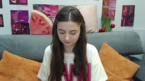 Snapshot of milanaroz chatting on 24, 5, 2026 milanaroz online show from 24, 5, 2026