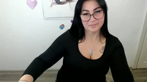 Snapshot of milania_milaa chatting on 15, 10, 2025 milania_milaa online show from 15, 10, 2025