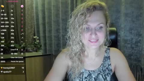 Snapshot of milanna_x chatting on 1, 10, 2025 milanna_x online show from 1, 10, 2025