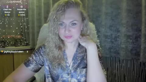Snapshot of milanna_x chatting on 15, 12, 2025 milanna_x online show from 15, 12, 2025
