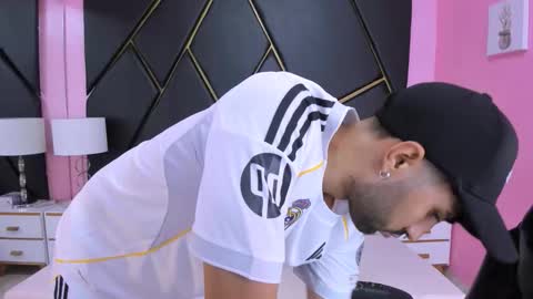 milanzaire online show from 9, 11, 2025