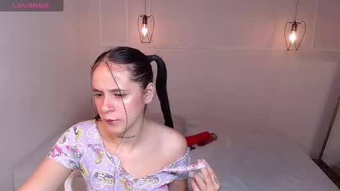 Snapshot of milarose4 chatting on 28, 2, 2025 Mila Rose online show from 28, 2, 2025